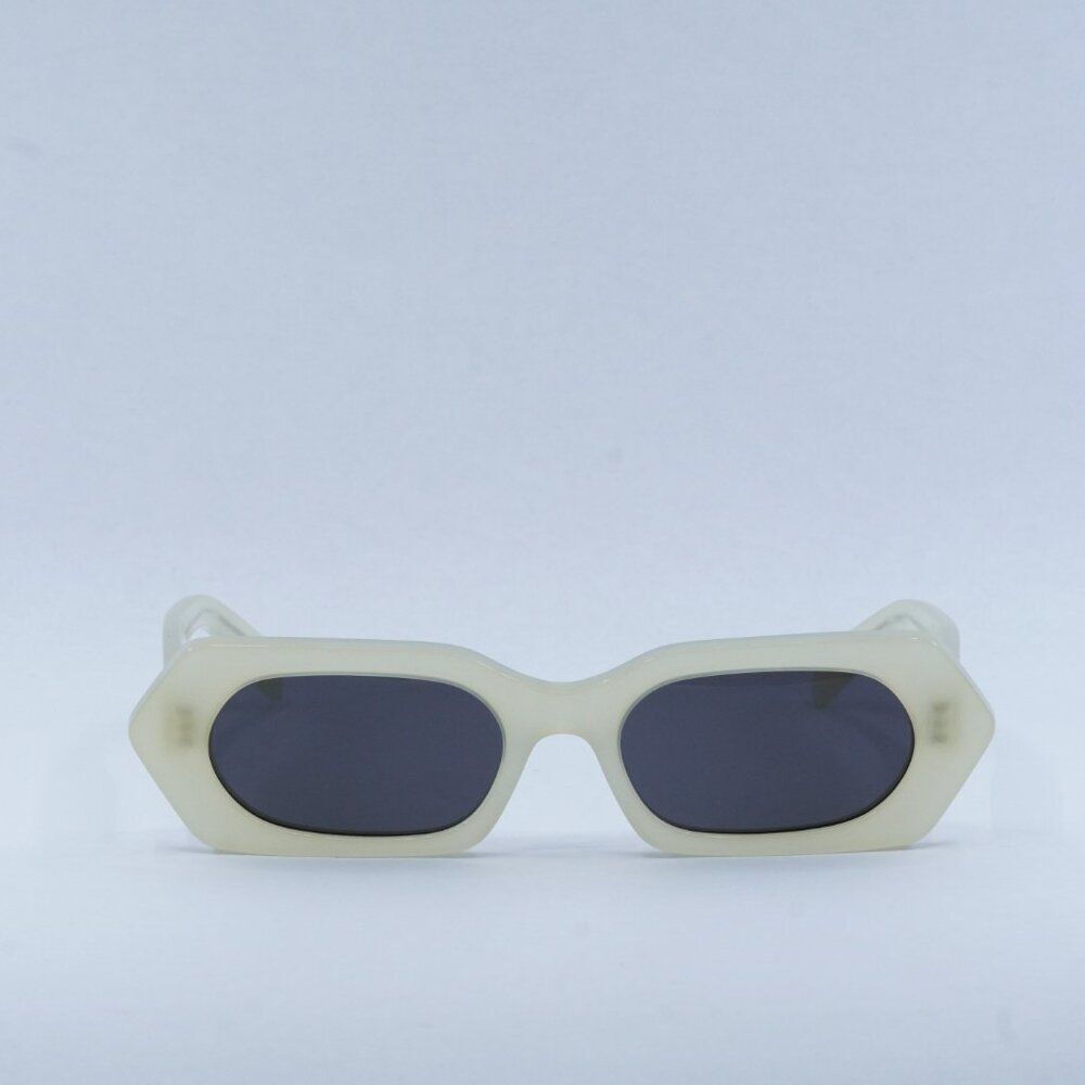 🕶️ New Celine CL40243I 39A Sunglasses -Opal Vanilla Frame, Smoke Lenses - Picture 2 of 11